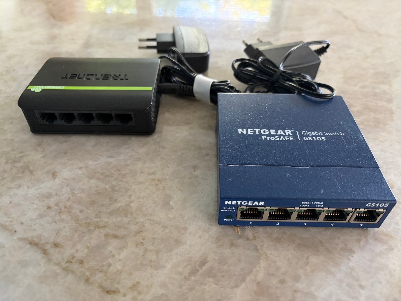 TRENDnet en NETGEAR Gigabit Switches (5-poorts), Ophalen of Verzenden, Gebruikt