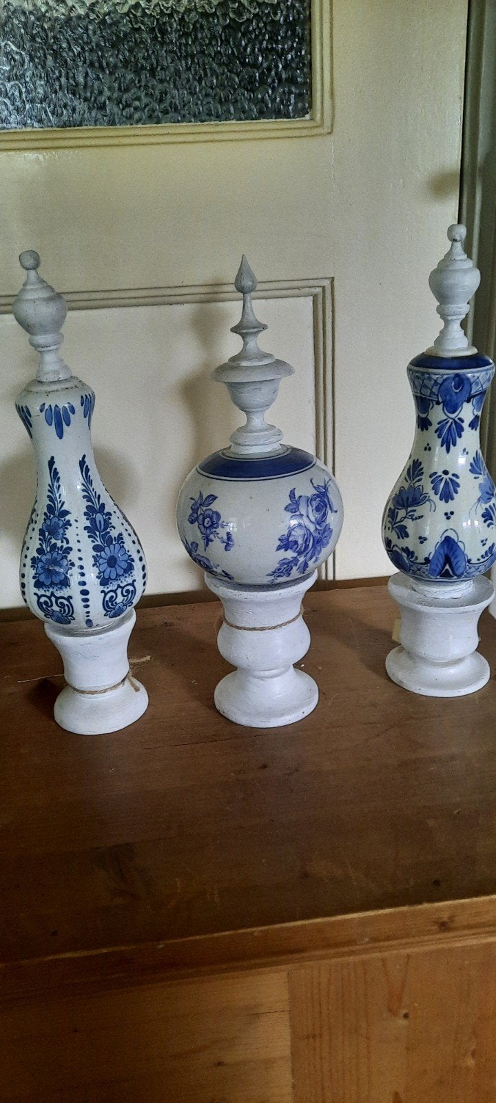 Set van 3 Delfts Blauwe Vazen met Houten Voet, Ophalen of Verzenden