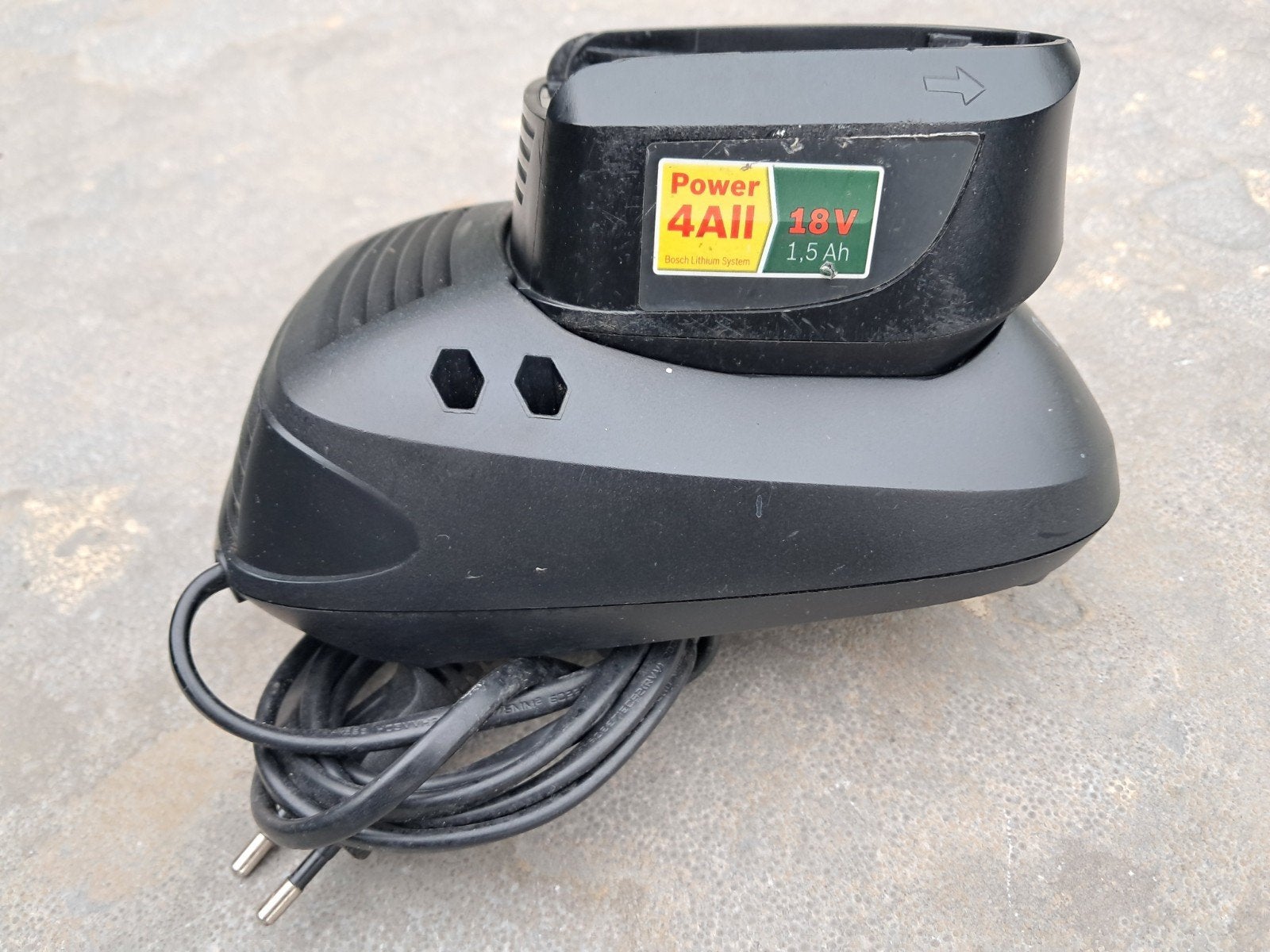 Bosch acculader met 18V accu, Ophalen of Verzenden