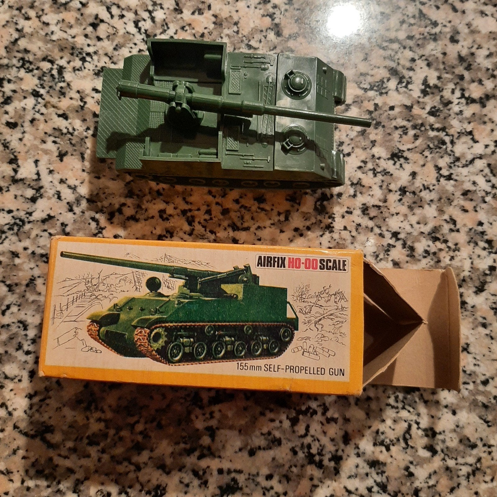 Airfix HO-OO Schaal 155mm Zelfrijdend Kanon Tank Model, Nieuw, Ophalen of Verzenden, Airfix, Tank