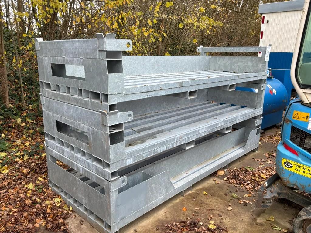 Bouwhek opslag bok / transport bunker / combipallet / stapel, Ophalen, VNH Nuland B.V., Overige typen, Zo goed als nieuw