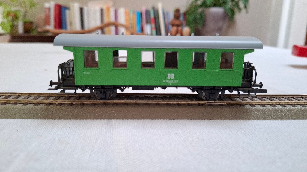 Roco Einheitsdurchgangswagen in lichtgroene DDR-uitvoering, Gebruikt, Gelijkstroom of Wisselstroom, Wagon, Ophalen of Verzenden