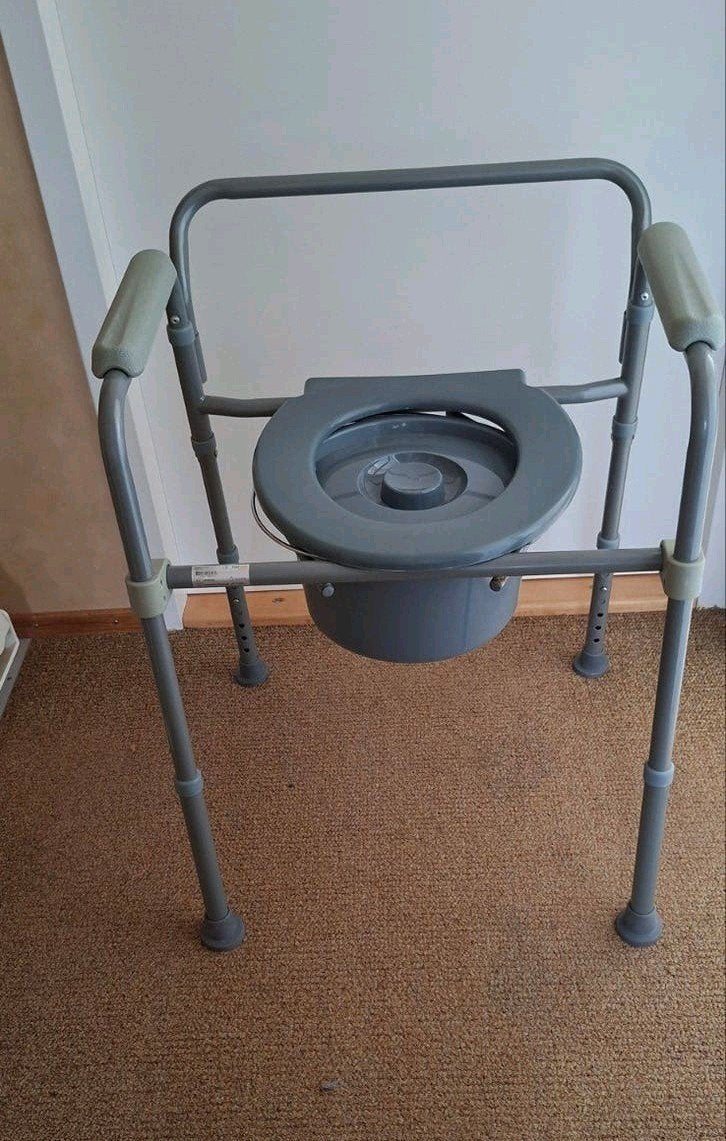 po-stoel/campingtoilet, Ophalen, Gebruikt