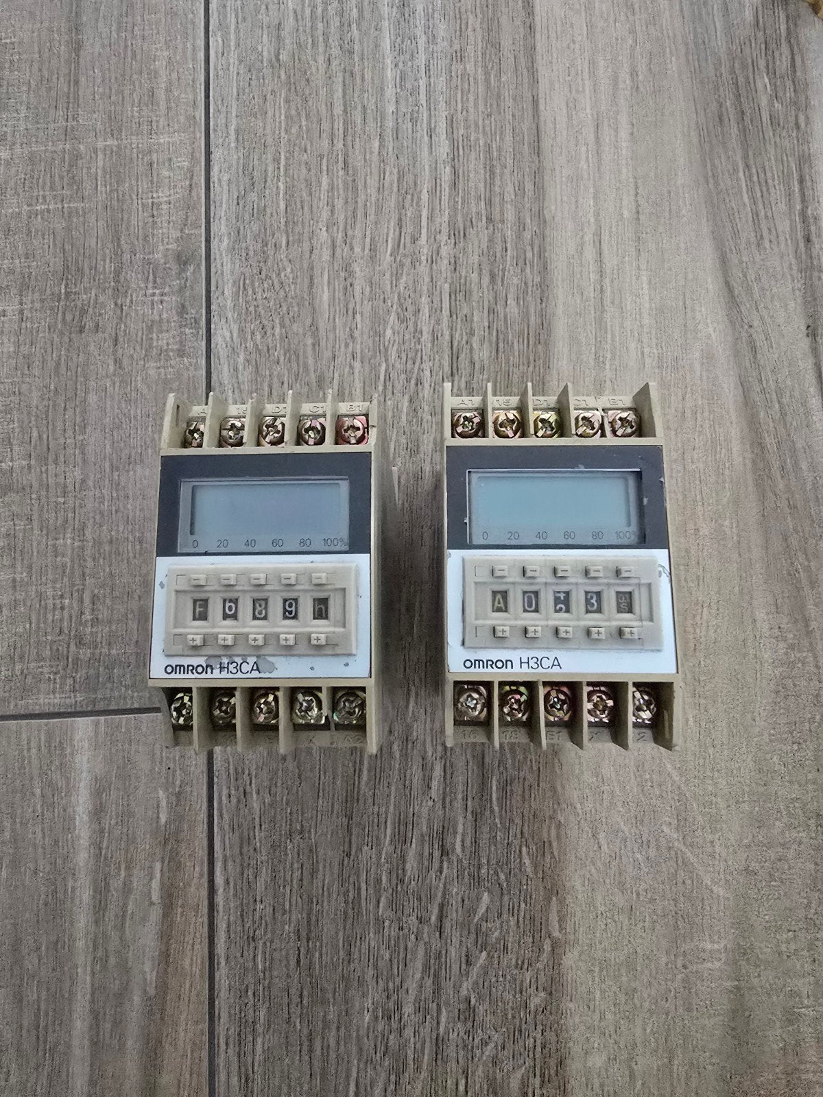 2x Omron H3CA-FA Digitale Tijdrelais / Timer Units, Ophalen of Verzenden, Gebruikt