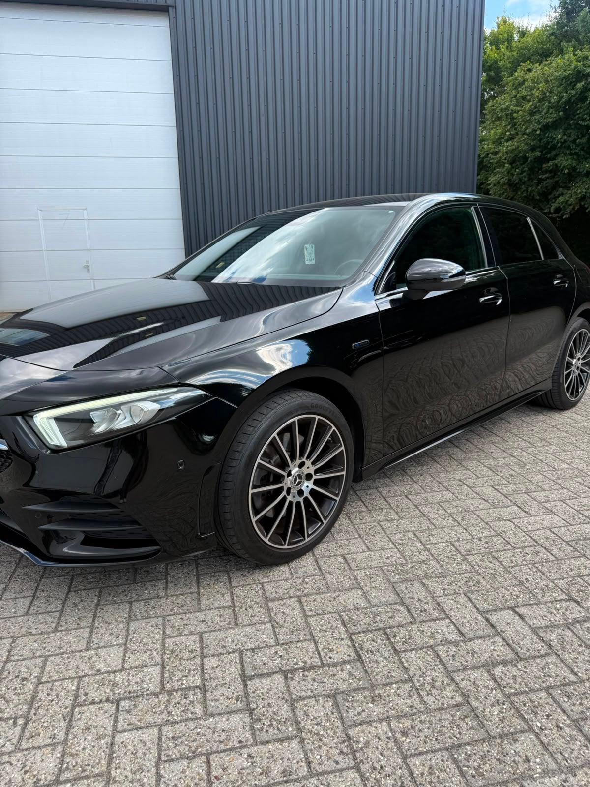 Mercedes-Benz A-Klasse A 250 e 218pk 8G-DCT 2020 Zwart, Auto's, Mercedes-Benz, Dealer onderhouden, 160 pk, Zwart, Plug-in hybride