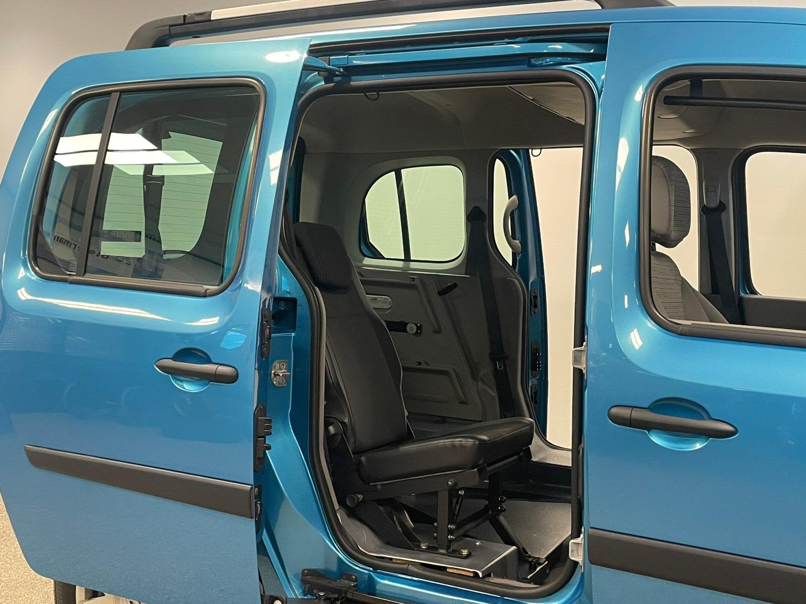 Renault Kangoo Rolstoelauto Automaat 3+1, Auto's, Renault, Automaat, 12 maanden, Stof, Gebruikt