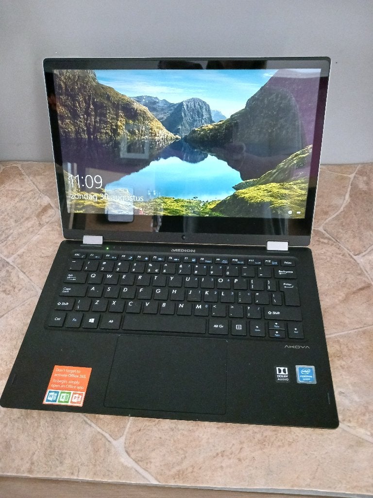 Medion Akoya E3222 13,3 inch touchscreen laptop – Windows 10, 2 tot 3 Ghz, 13 inch, Medion, Met touchscreen