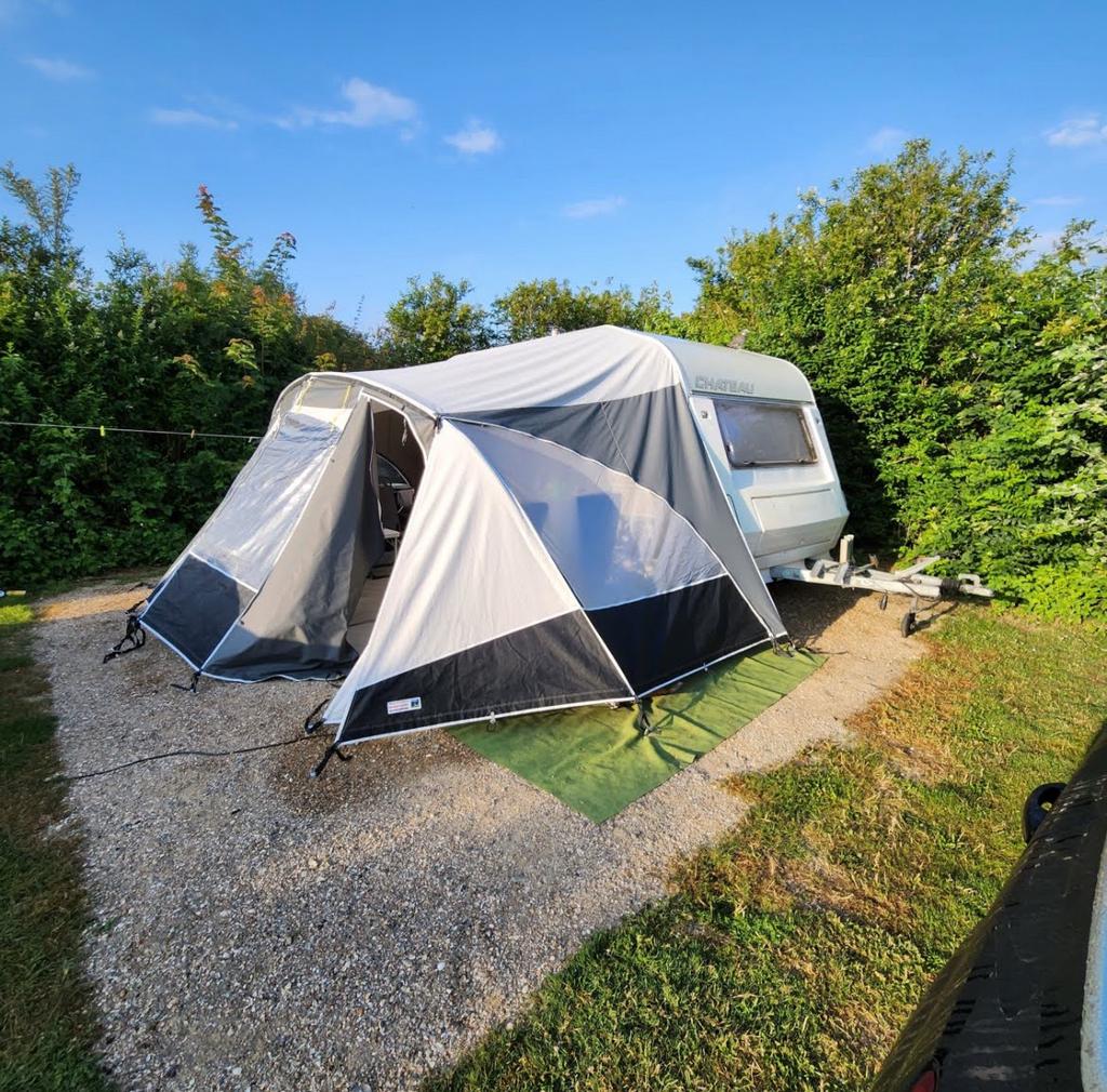 Caravan Chateau 380, Caravans en Kamperen, Caravans, Treinzit, Particulier, 4 tot 5 meter, Tot en met 4