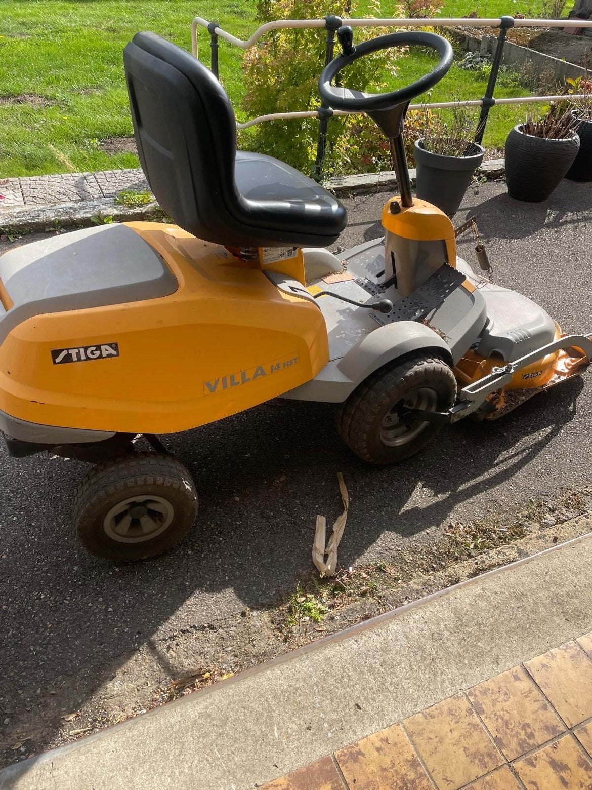 Stiga Villa 14 HST Zitmaaier - Goed Onderhouden, Ophalen, Cirkelmaaier, Gebruikt, Mulchfunctie