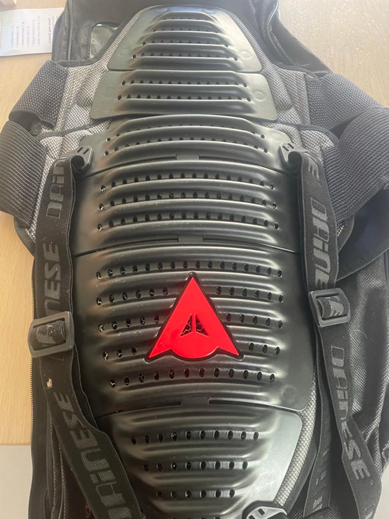 Dainese Motorrugprotector - Veiligheid en Comfort, Motoren, Kleding | Motorkleding, Ophalen of Verzenden, Tweedehands, Heren, Overige typen