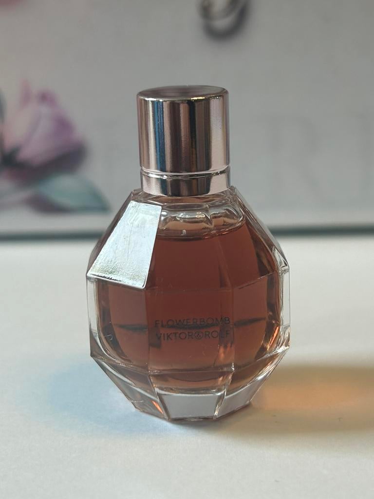 Viktor & Rolf - flowerbomb miniature 7ml edp, Ophalen of Verzenden, Nieuw, Miniatuur, Gevuld