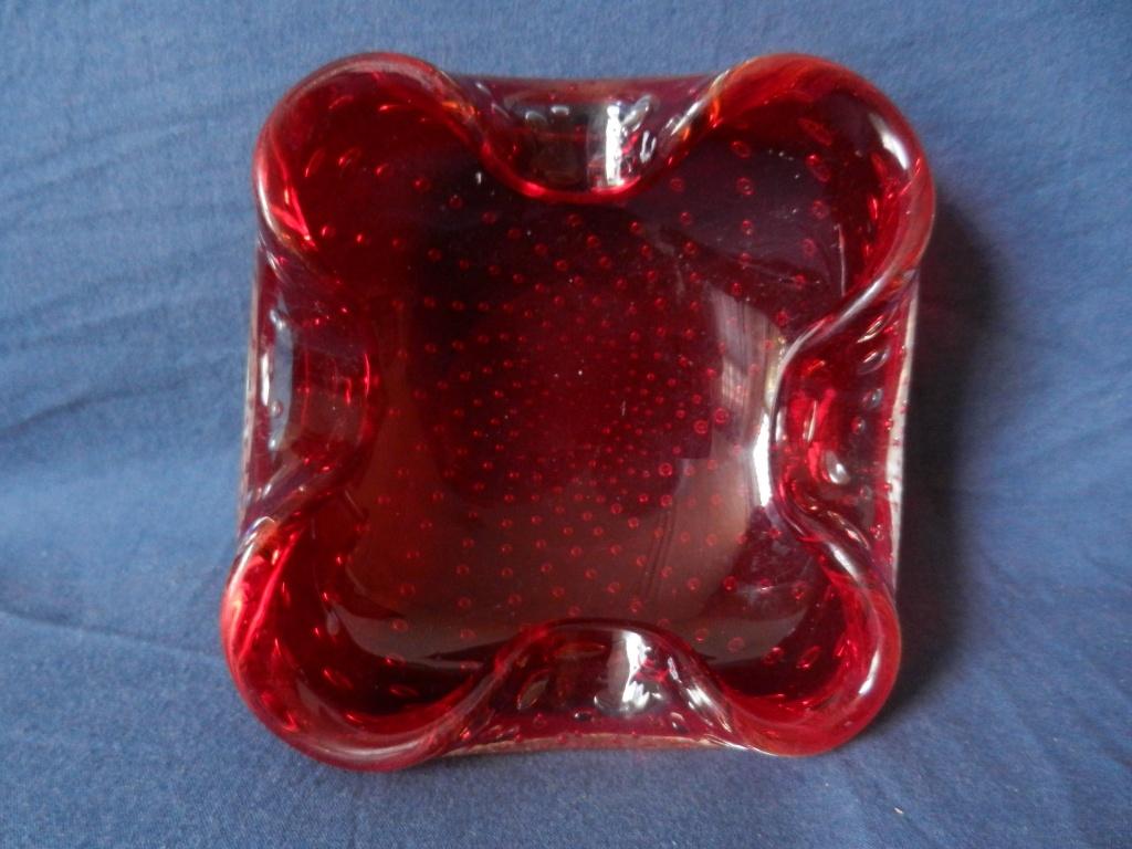 Glazen rode kom / asbak met luchtbellen Murano Italië 15x15, Antiek en Kunst, Antiek | Glas en Kristal, Ophalen of Verzenden