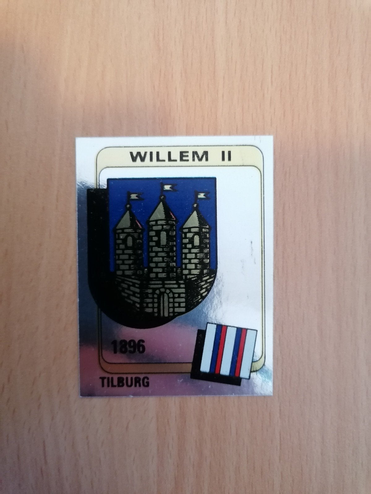 Panini Voetbal 84 #294 Willem II embleem., Verzamelen, Ophalen of Verzenden, Zo goed als nieuw, Willem II, Poster, Plaatje of Sticker