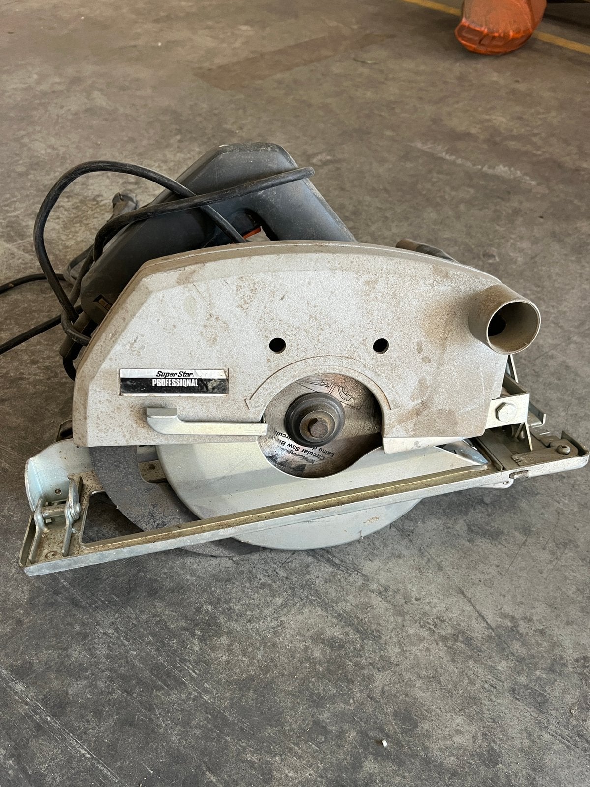 Handcirkelzaag cirkelzaag zwaar model, Doe-het-zelf en Verbouw, Gereedschap | Zaagmachines, Ophalen, Gebruikt, Cirkelzaag, 70 mm of meer