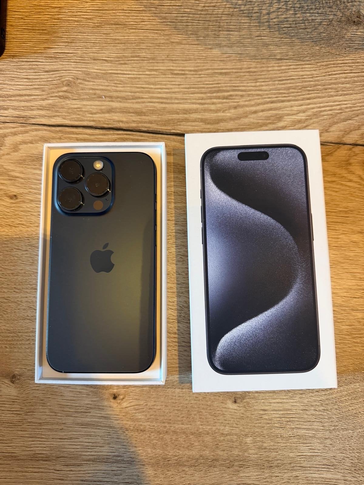 Zo goed als nieuwe iPhone 15 Pro - 82% batterij, Telecommunicatie, Mobiele telefoons | Apple iPhone, Ophalen, 128 GB, Blauw, Zo goed als nieuw