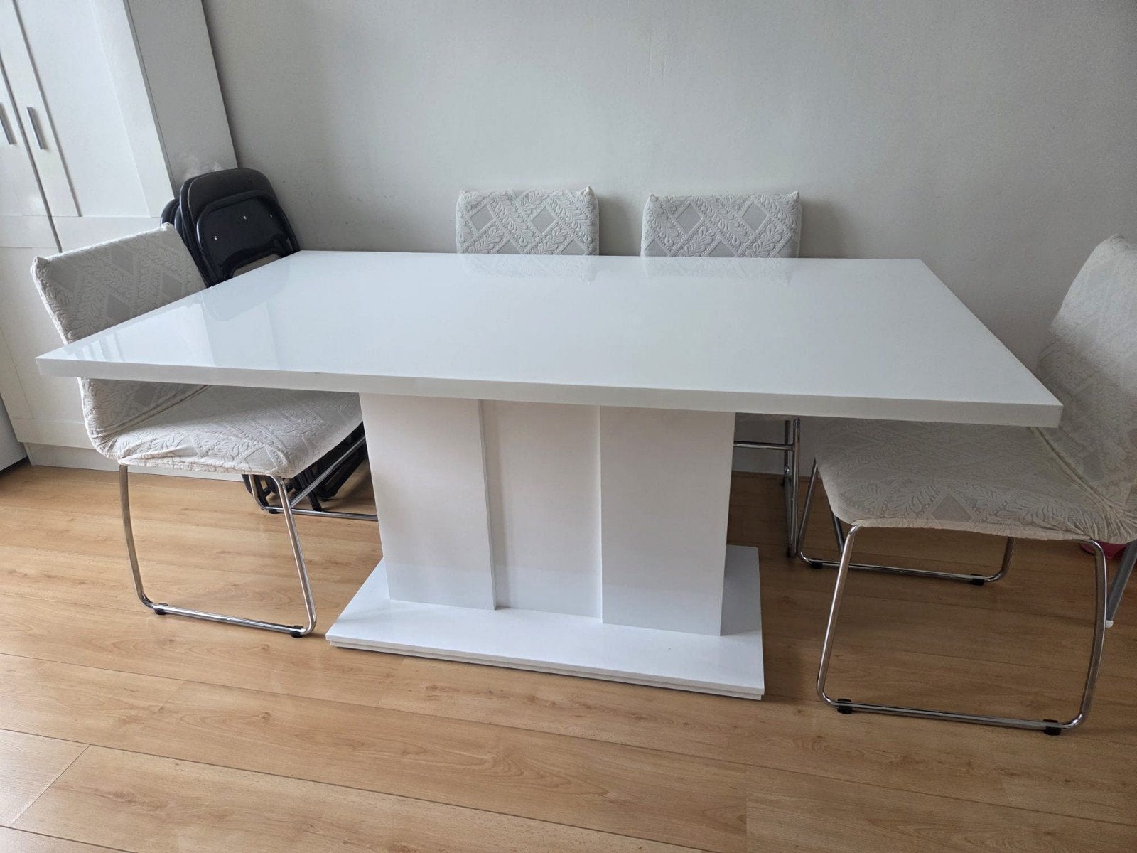 GRATIS  eettafel Hoogglans wit met stoelen, Ophalen