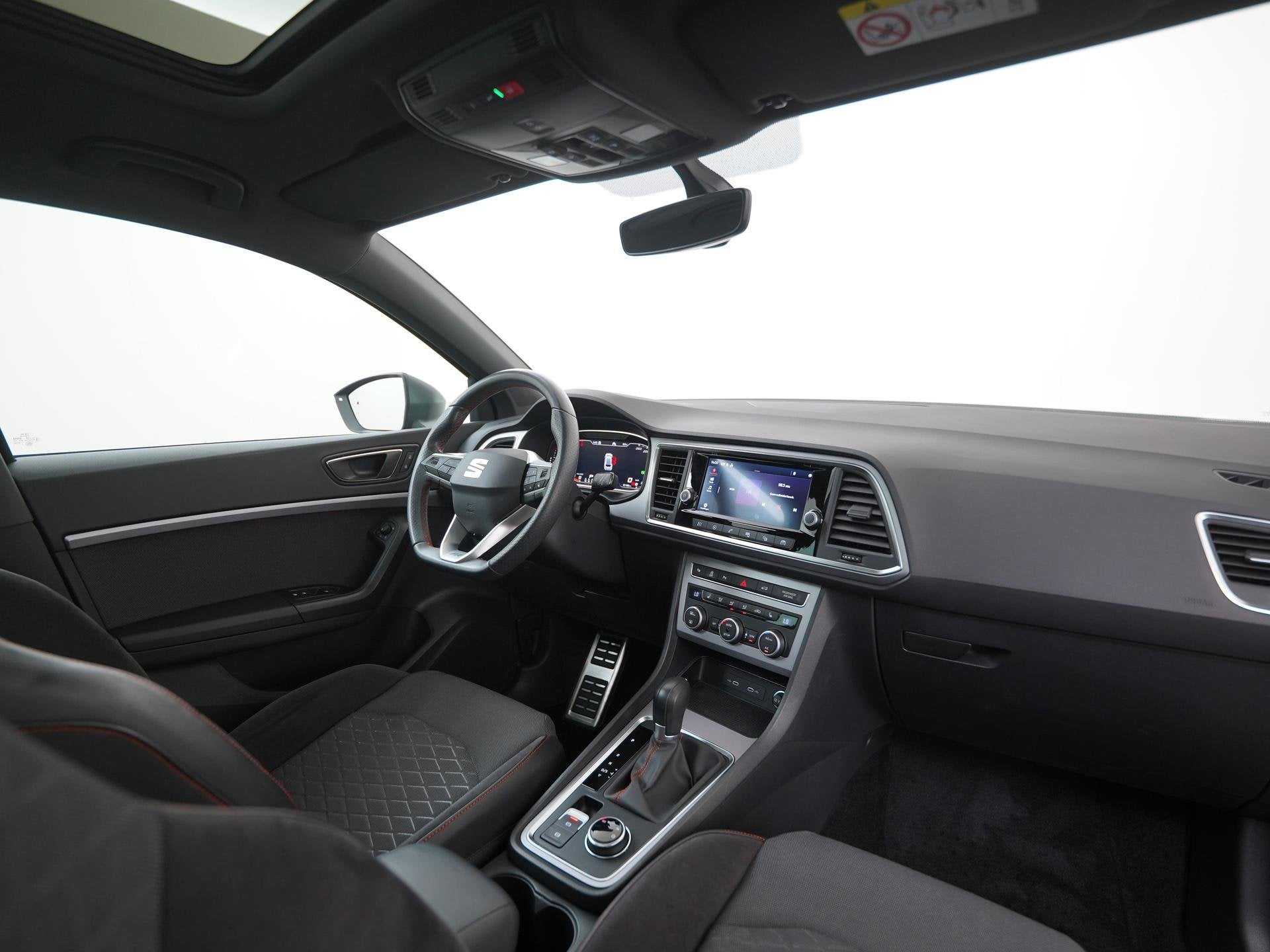 SEAT Ateca 1.5 TSI FR DSG | Panoramadak | Digital Cockpit |, Auto's, 4 cilinders, Ateca, Zwart, Bedrijf