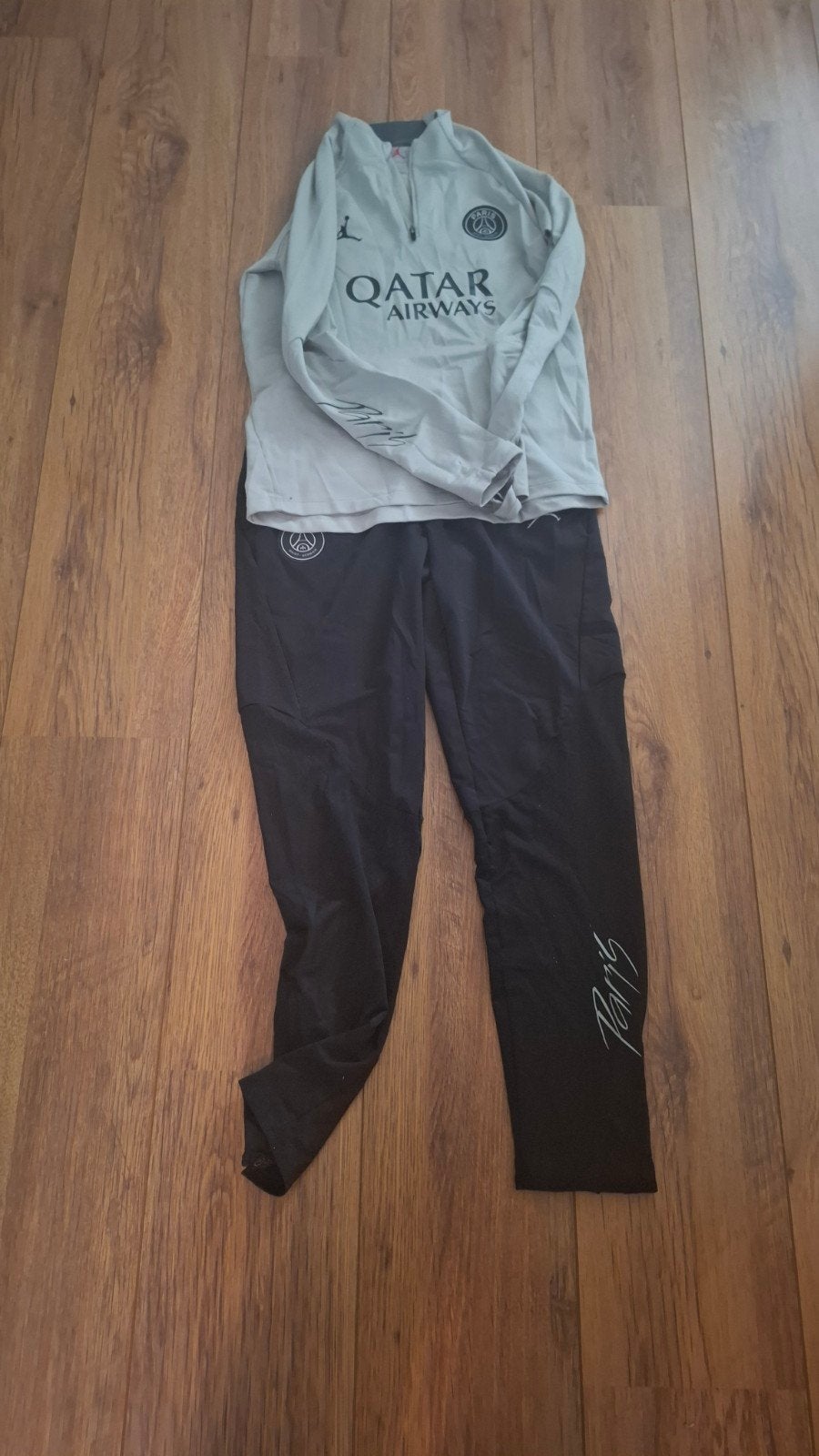 te koop: pak van paris saint germain, Jordan mt, Beige, Overige maten, Ophalen of Verzenden, Voetbal