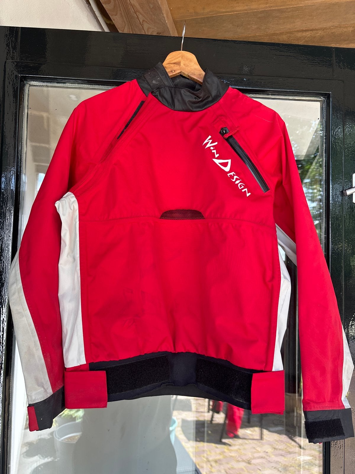 Wind Design Zeiljack - Elastiek achterkant gescheurd, Watersport en Boten, Watersportkleding, Ophalen of Verzenden, Gebruikt, Kind