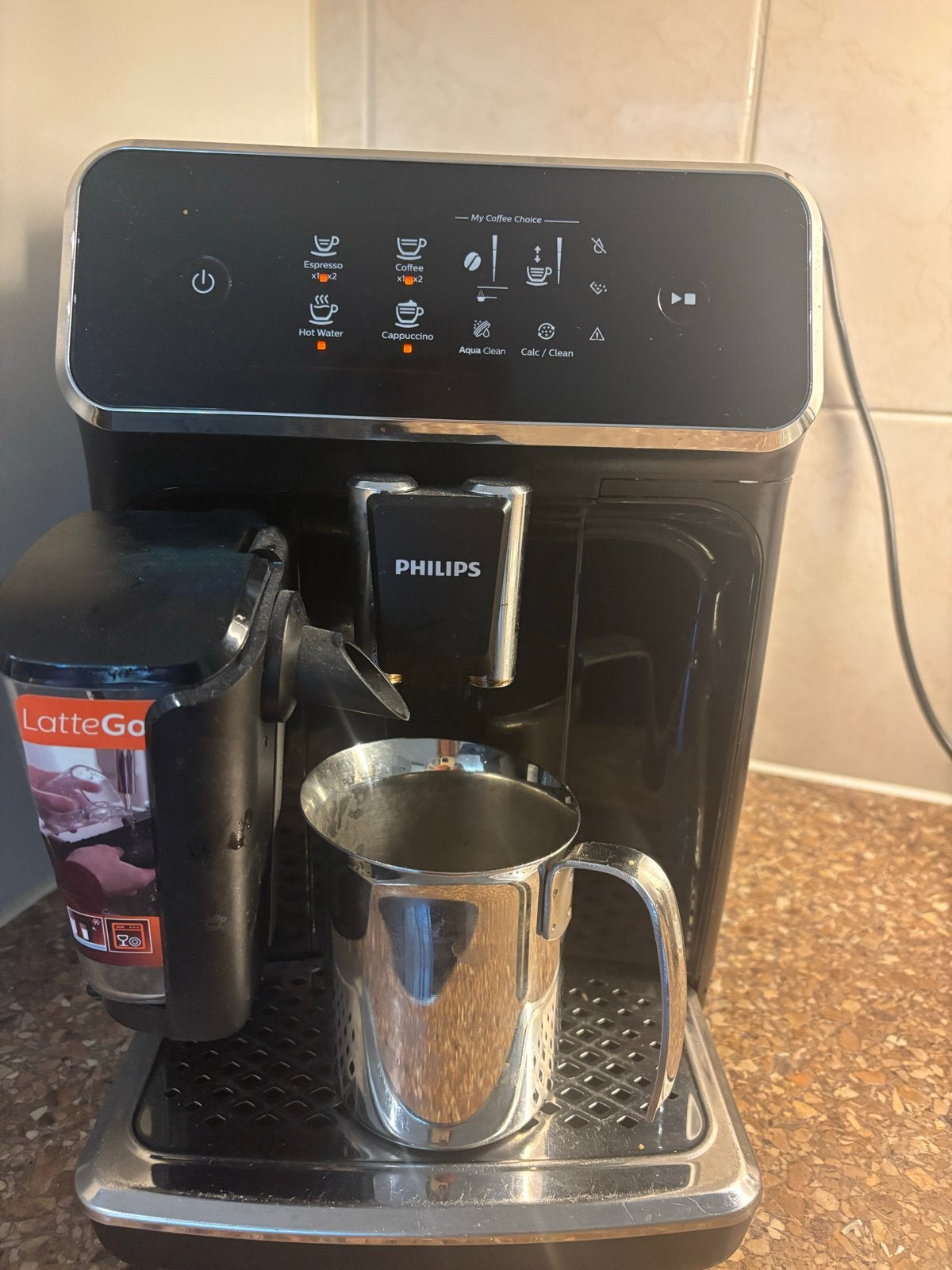 Philips LatteGo 2200 Serie Volautomatische Koffiemachine, Witgoed en Apparatuur, Koffiezetapparaten, Ophalen, Afneembaar waterreservoir