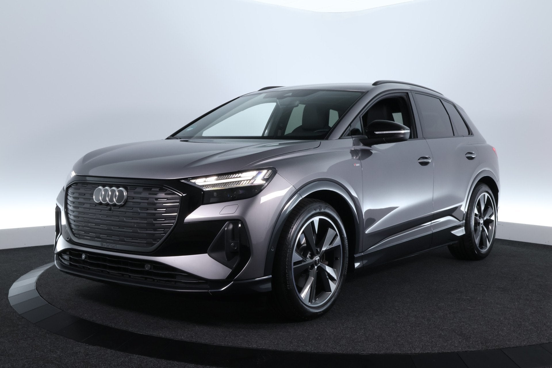 Audi Q4 e-tron 35 Launch edition Advanced 55 kWh |SONOS|CARP, Auto's, Automaat, Achterwielaandrijving, Gebruikt, 1965 kg