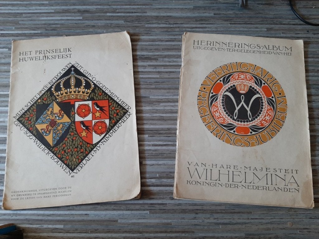 2 Herinneringsalbums Wilhelmina en Prinselijk paar, Verzamelen, Ophalen, Gebruikt, Tijdschrift of Boek