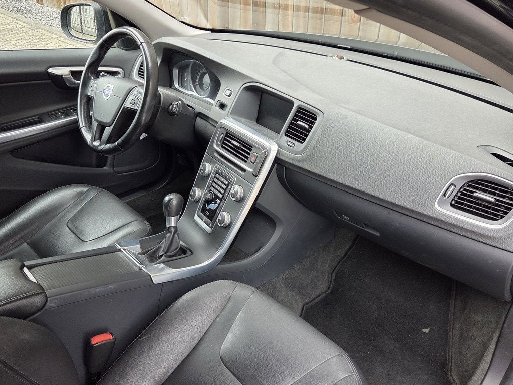 Volvo V60 2.0 D3, Voorwielaandrijving, Euro 5, Gebruikt, 1984 cc