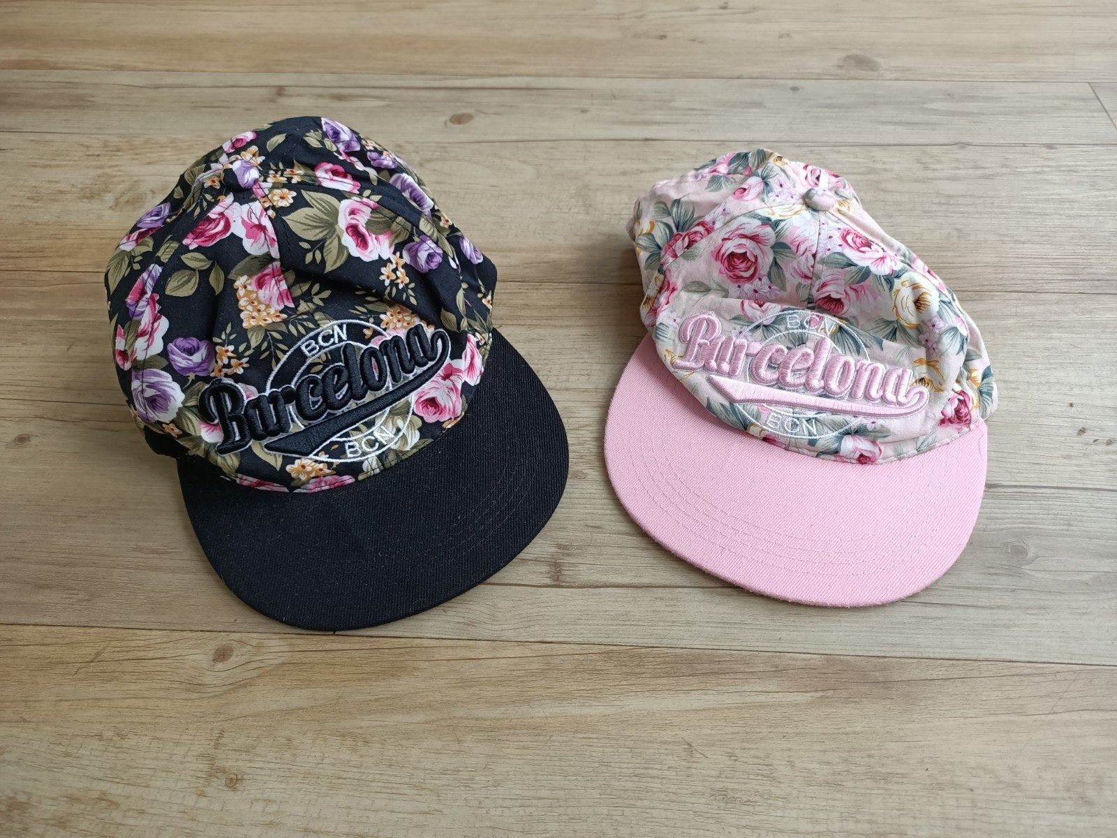 Barcelona cxs Pet met Bloemenprint - Zwart of Roze, Meisje, Ophalen of Verzenden, Barcelona, Pet