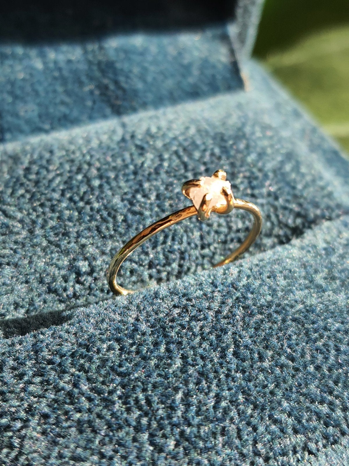 14k Geelgouden Ring met Ruwe Diamant – Maat US 5.25 / 15.9 m, Verzenden, Met edelsteen, Dame, Goud