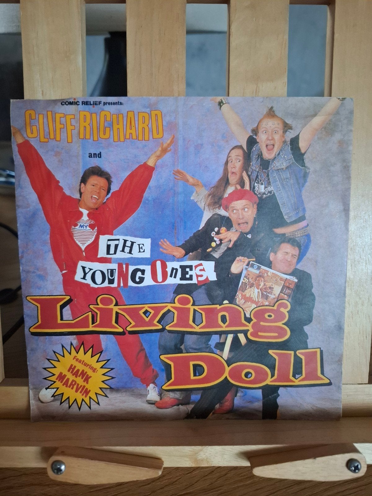 single: cliff Richard and the young ones - living doll, Ophalen of Verzenden