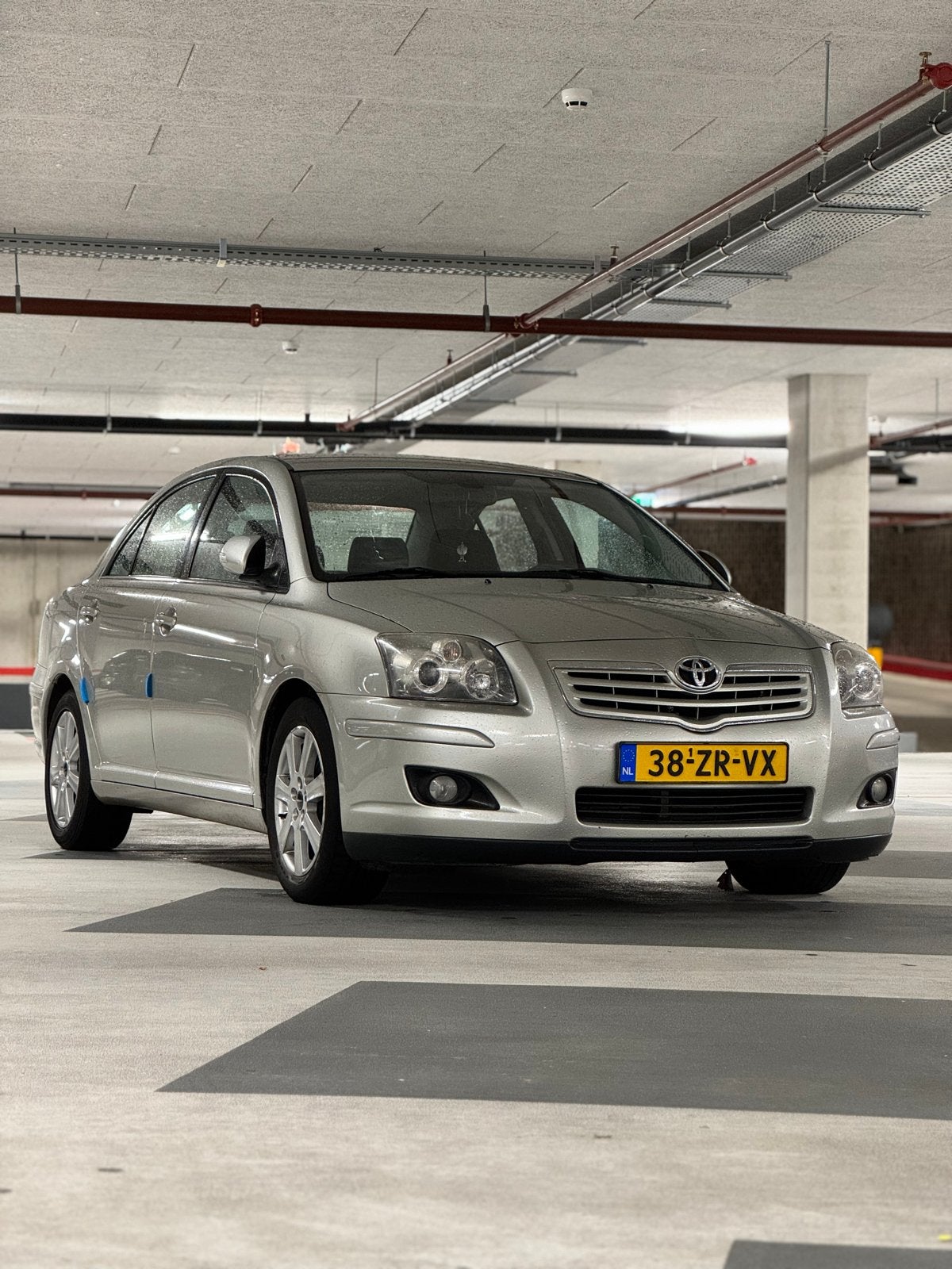 Toyota Avensis 1.8 16V Vvt-i Sedan AUT 2008 Grijs, Auto's, Toyota, 1794 cc, Avensis, 4 cilinders, 129 pk
