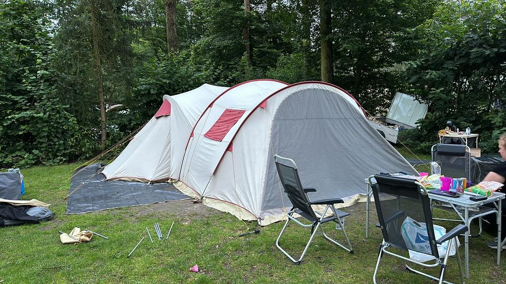 Gratis familietent active leisure 6p waterdicht.1klipje stuk, Caravans en Kamperen, Ophalen of Verzenden, Gebruikt
