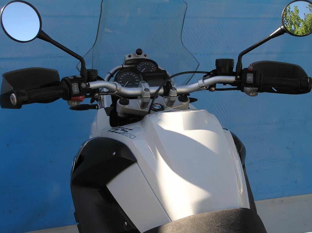 BMW R1200GS (bj 2011), BMW group Nederland B.V., Contactus@bmw-motorrad.nl, Einsteinstraat 5
2289CC  Rijswijk, NL, Toermotor