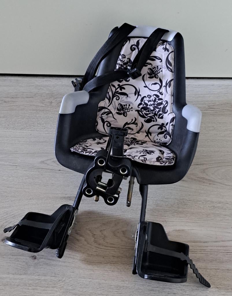 Te koop zwarte bobike kinder stoeltje voor op de fiets, Voetsteuntjes, Voorzitje, Ophalen of Verzenden, 9 t/m 36 kg