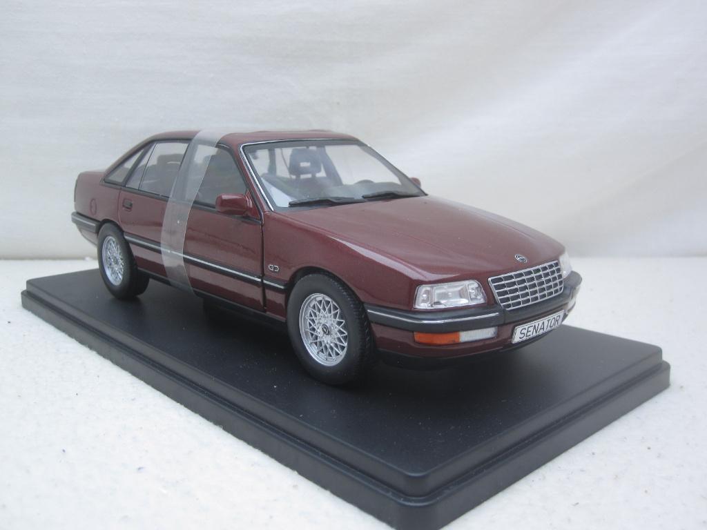 Opel Senator B 3.0i 1987 donkerrood metallic 1:24 Whitebox, Hobby en Vrije tijd, Modelauto's | 1:24, Ophalen of Verzenden, Nieuw