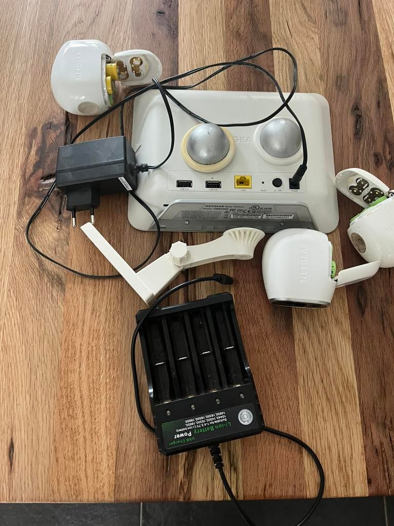 Arlo camera systeem, Ophalen of Verzenden, Zo goed als nieuw, 250 GB, Met 1 controller