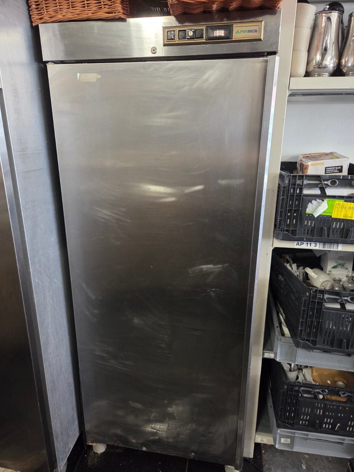 Professionele koelkast, RVS, met 3 roosters, Witgoed en Apparatuur, Koelkasten en IJskasten, Gebruikt, Zonder vriesvak, 200 liter of meer
