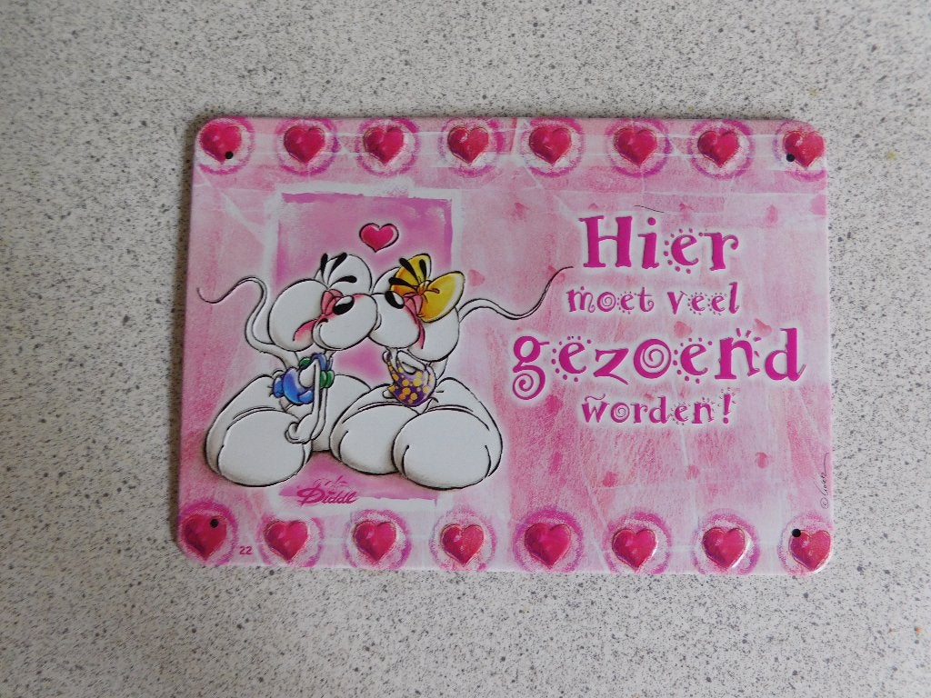 Diddl Wandbord - Hier moet veel gezoend worden! - 21x15 cm, Verzamelen, Ophalen of Verzenden, Diddl, Zo goed als nieuw, Plaatje of Poster