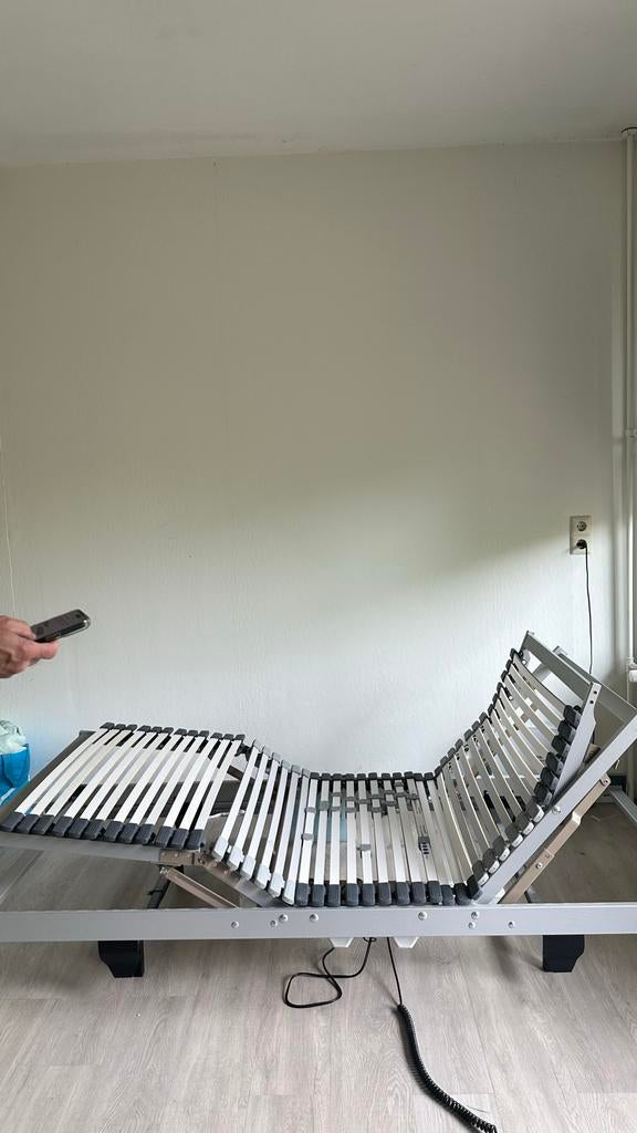 Verstelbaar elektrisch bed 90x200 cm, Ophalen, Verstelbaar, 90 cm, Eenpersoons