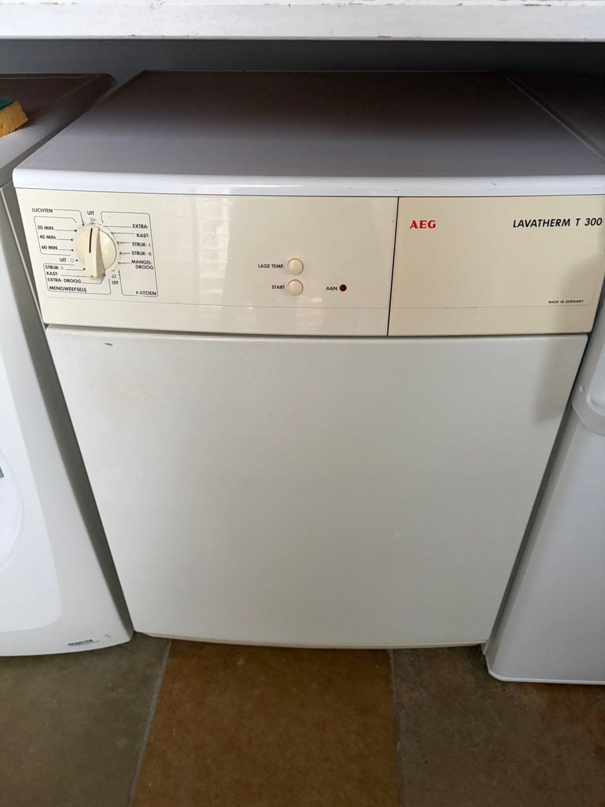 Droger AEG Lavatherm T 300, Ophalen, Gebruikt, Luchtafvoer, 4 tot 6 kg