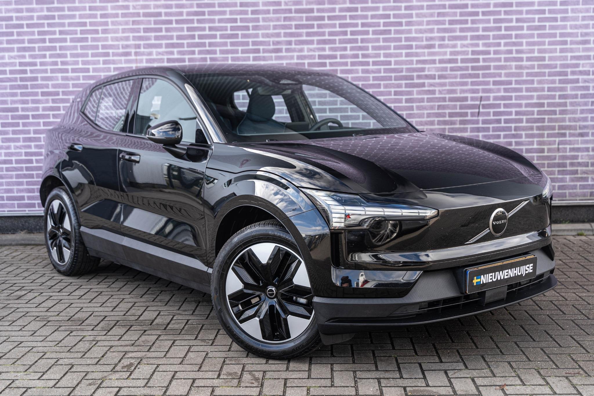 Volvo EX30 P3 Plus Europa 51 kWh | Stoel-/Stuurverwarming |, Auto's, Volvo, Automaat, Achterwielaandrijving, Leder en Stof, Zwart