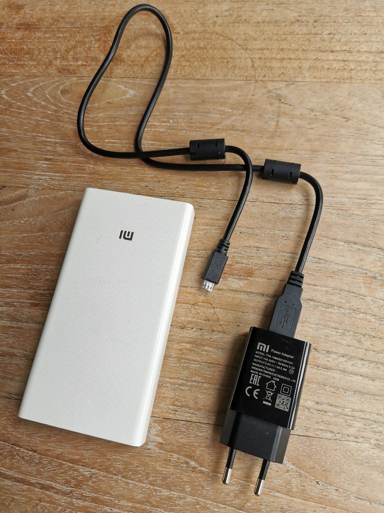 Power Bank Xiaomi Mi 2 lichtnet adapter USB cable zie fotos, Ophalen of Verzenden, Gebruikt, Xiaomi