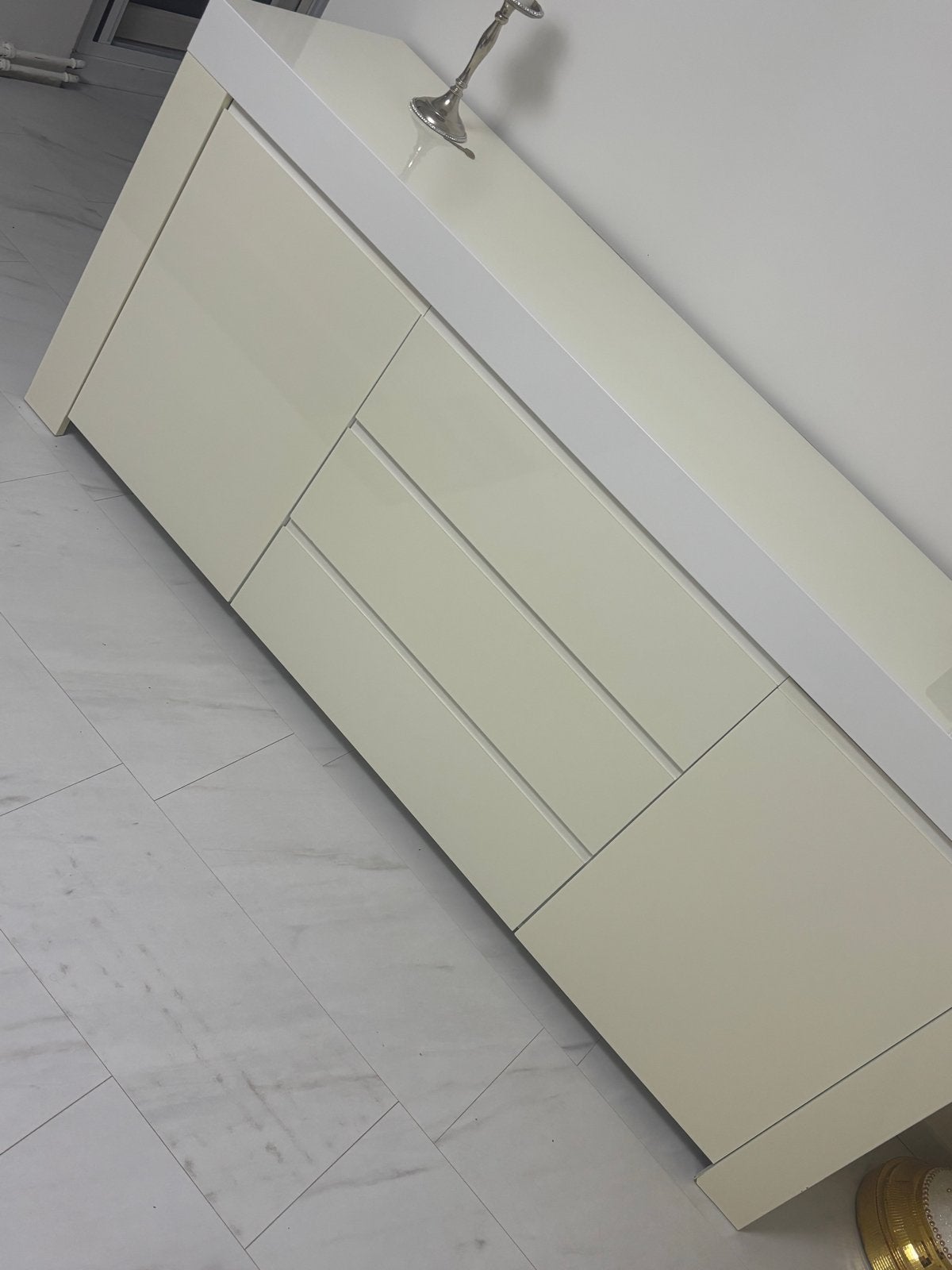 Moderne TV-kast / Dressoir - Crèmekleurig Hoogglans, Kunststof, 150 tot 200 cm, Ophalen of Verzenden, Zo goed als nieuw