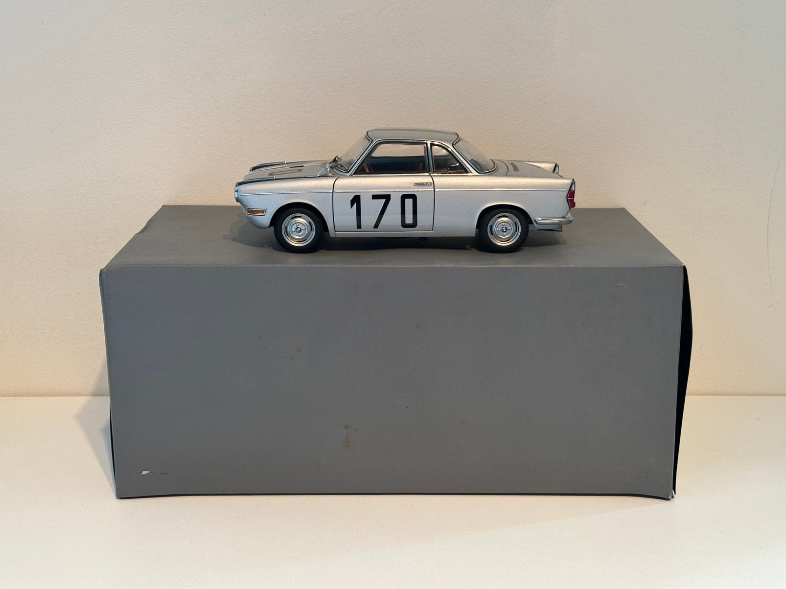 BMW 700 Rennsport Coupe | AutoArt | schaal 1:18 | In Doos!, Ophalen of Verzenden, Zo goed als nieuw, Autoart