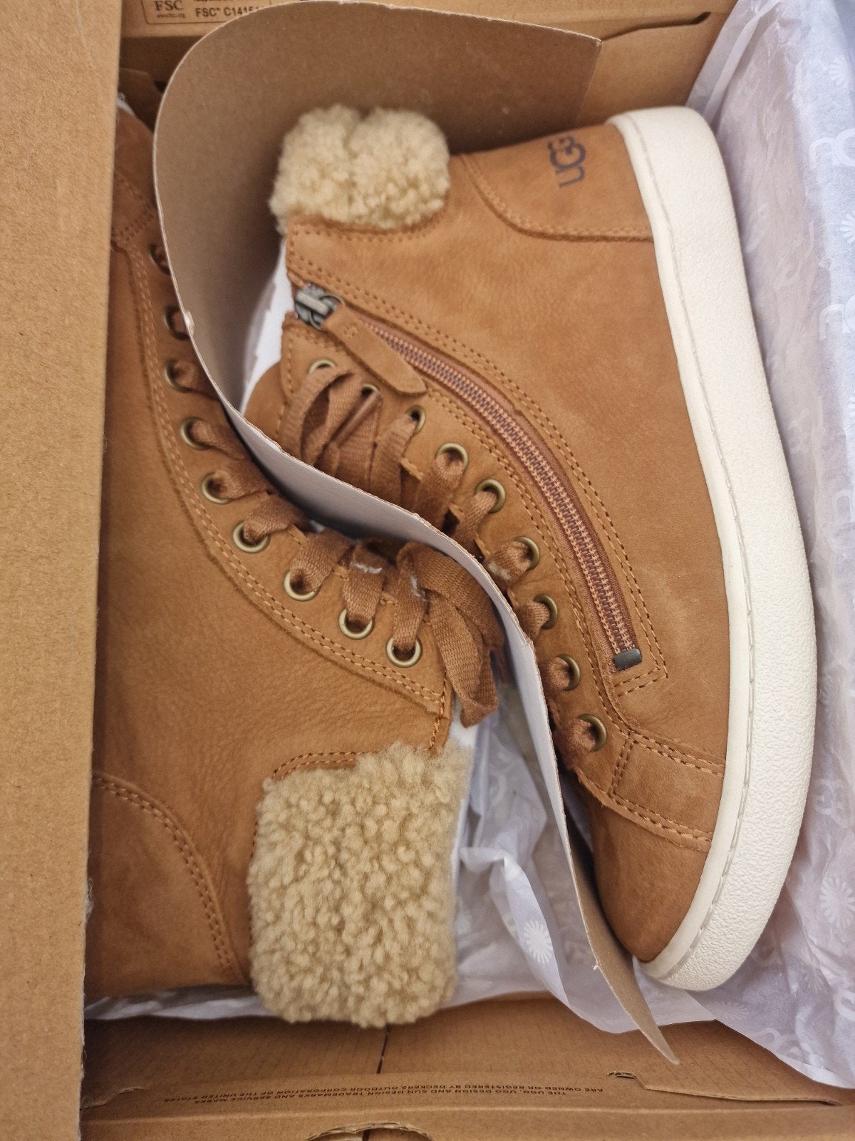 Nieuwe UGG schoenen maat 40, Ophalen of Verzenden
