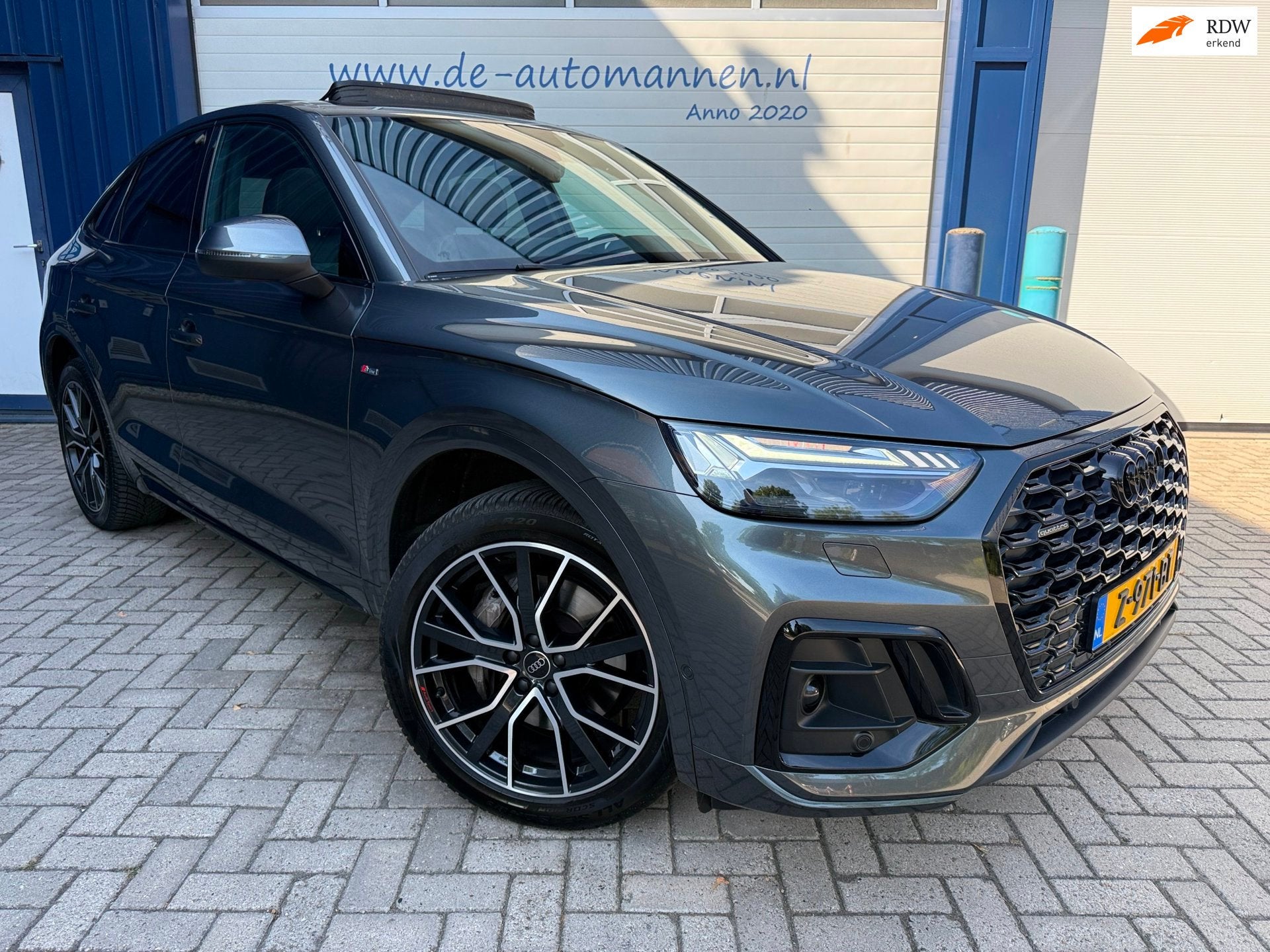 Audi Q5 Sportback 50 TFSI e S edition | Daytonagrijs parelef, Automaat, Dealer onderhouden, Gebruikt, Leder en Stof