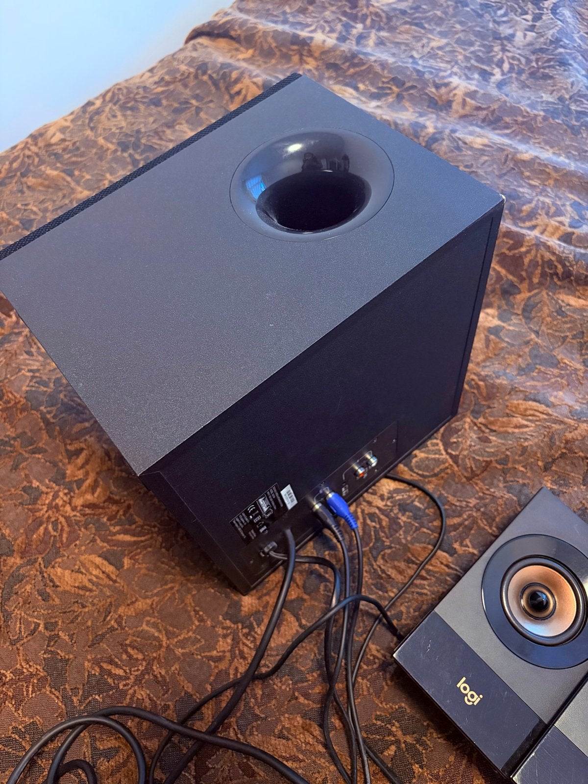 Logitech Z533 2.1-speakerset Zwart, Ophalen, Gebruikt, Inclusief kabels, Logitech