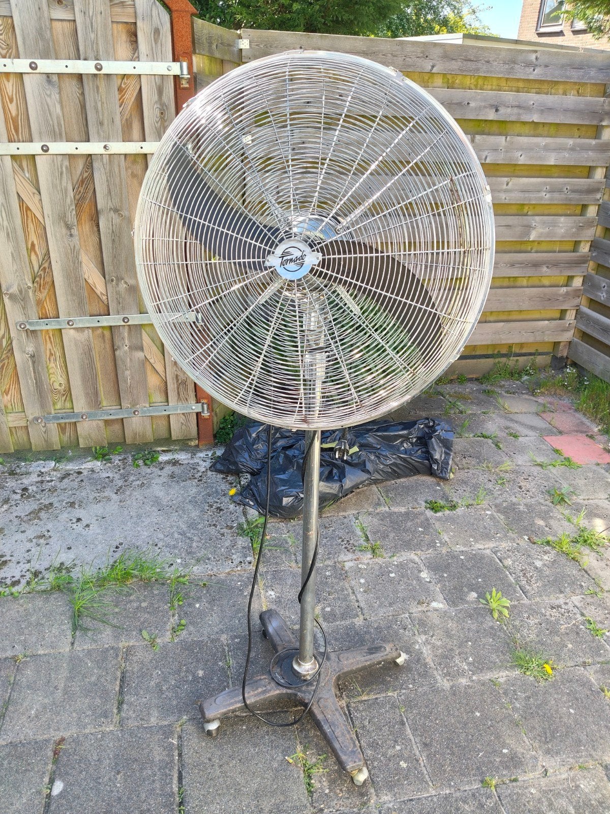 Vintage Tornado ventilator (zeer krachtig!) 220W 230V, Witgoed en Apparatuur, Ventilatoren, Ophalen, Gebruikt, Statiefventilator