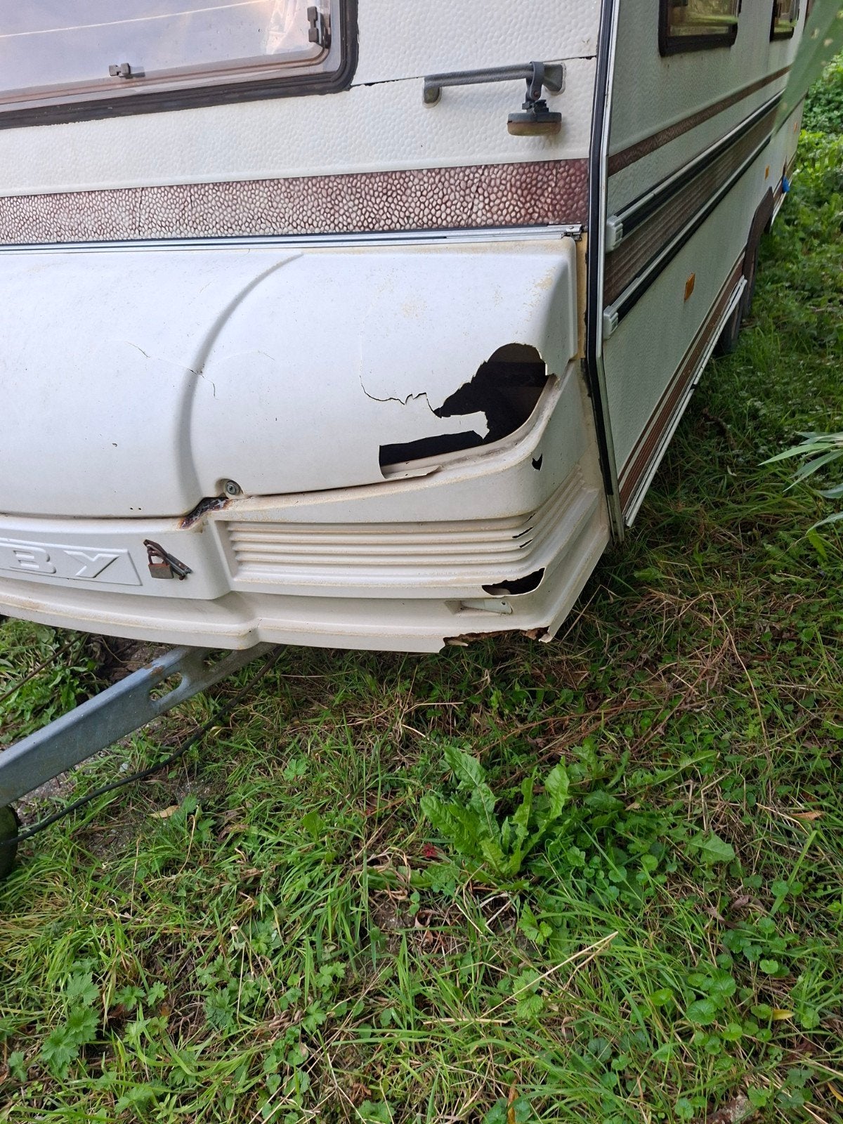 Foto 15 van onderdelen caravan opknappen zuipkeet