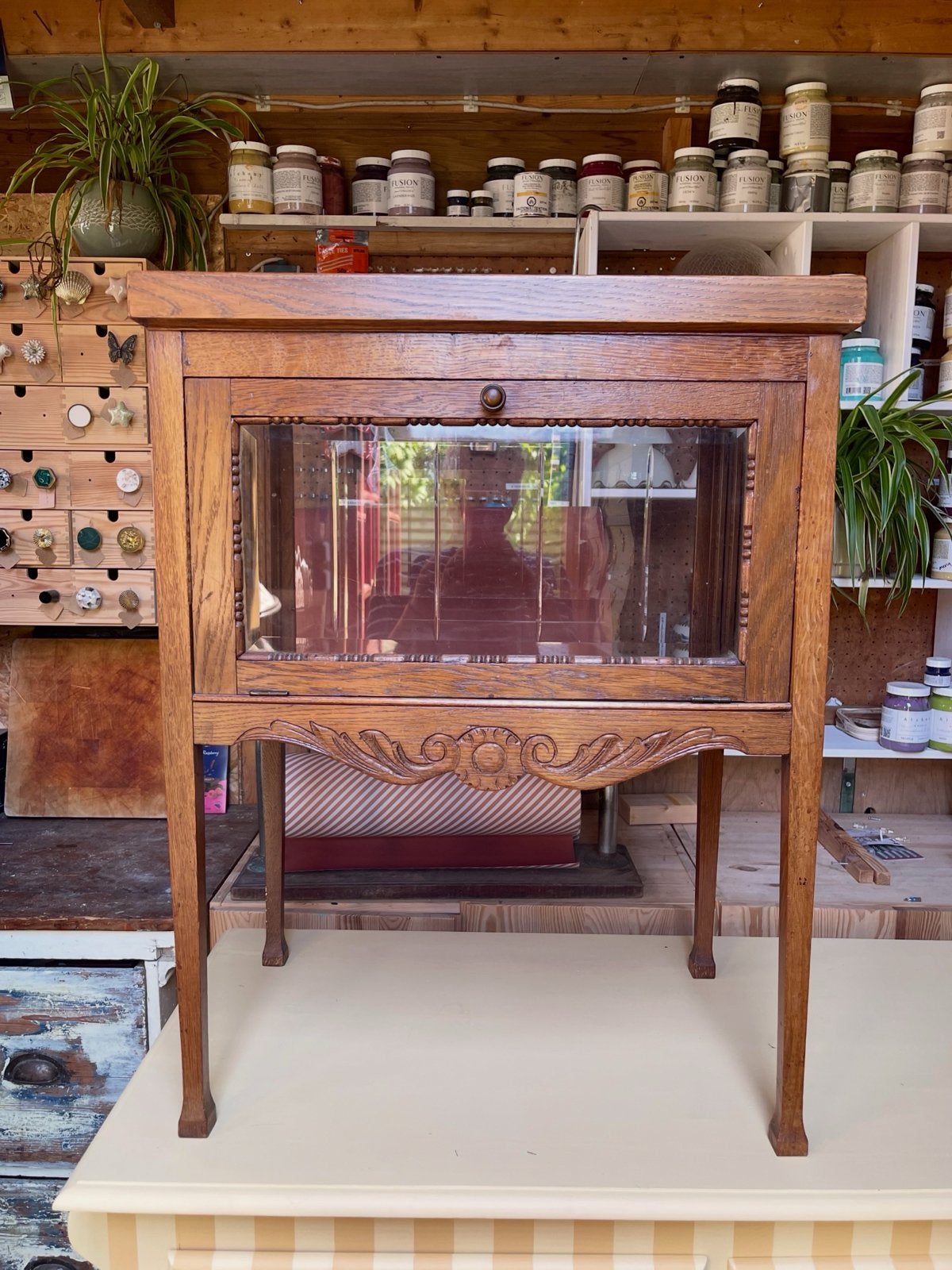 Antieke eikenhouten vitrinekast met glas, Antiek en Kunst, Antiek | Meubels | Kasten, Ophalen